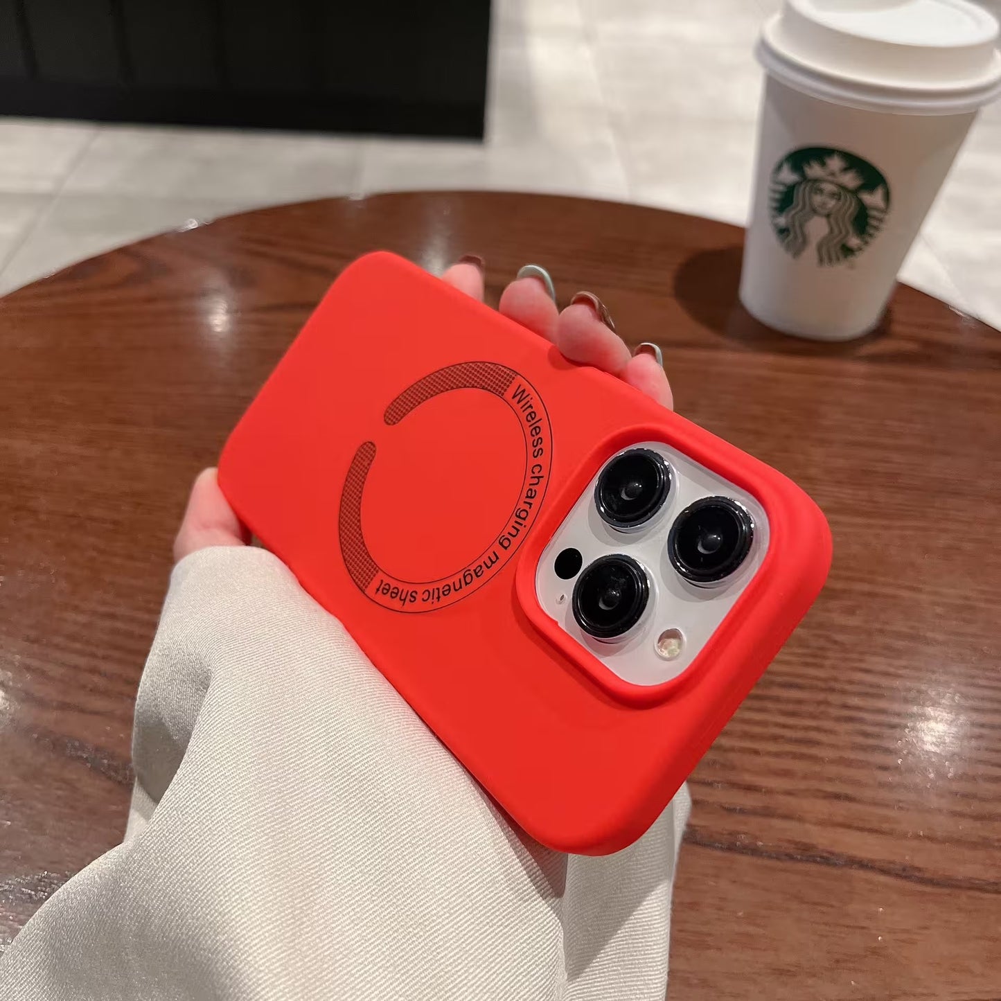 Coque Silicone avec Magsafe pour iPhone 13 Pro Max